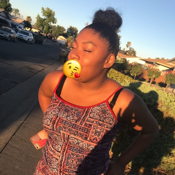 Meet your Posher, Janaya - Picture 1 of 1